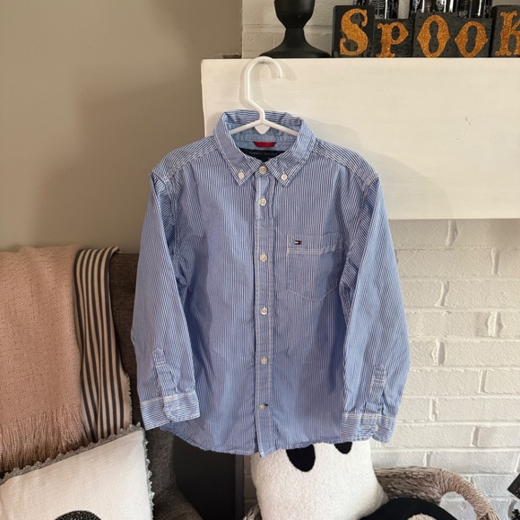 Boys Tommy Hilfiger button up size 6 - Picture 2 of 2